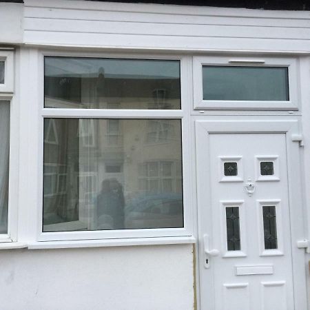 Abbey Wood Station Five Bedroom Self Contained House المظهر الخارجي الصورة