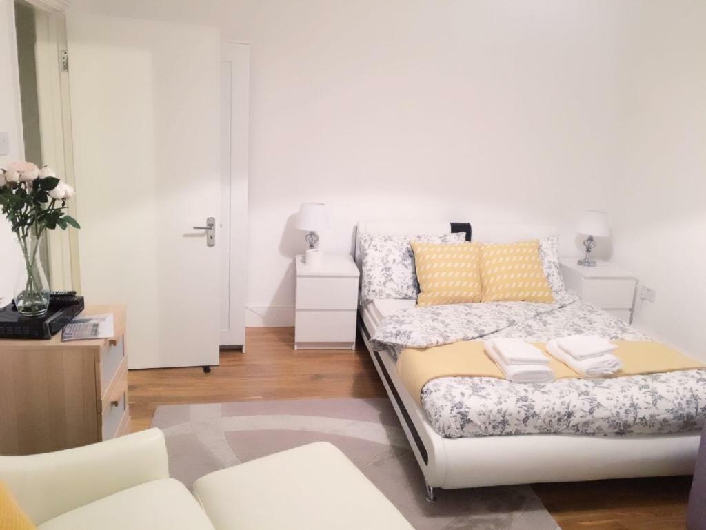 Abbey Wood Station Five Bedroom Self Contained House المظهر الخارجي الصورة
